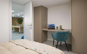 Romsuites - Apartment With Jacuzzi & Pool Table, Haifa Center, Bahai Garden